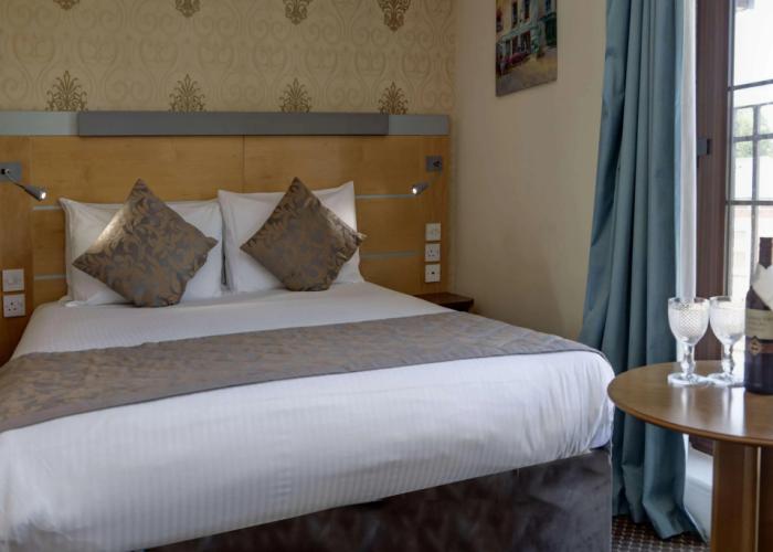 Bridge House Hotel