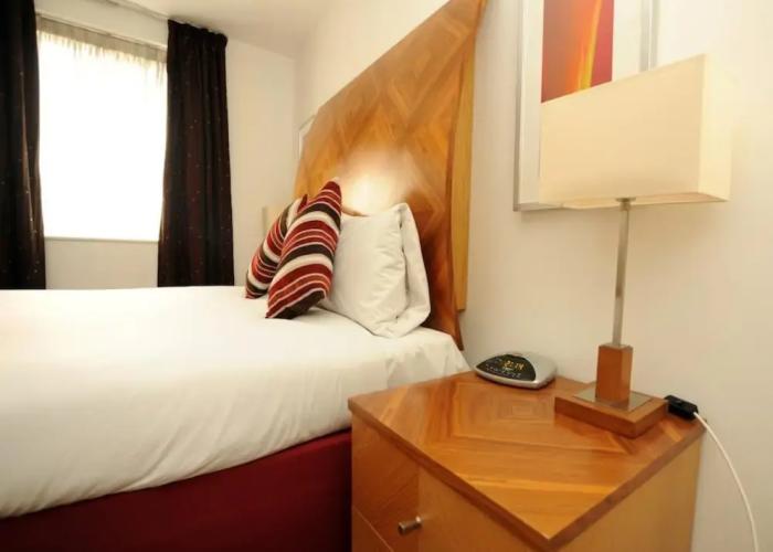 PREMIER SUITES Birmingham
