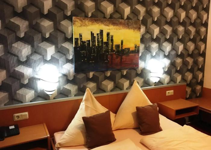 Hotel Stadt Hamburg am Fluss Saarbrücken