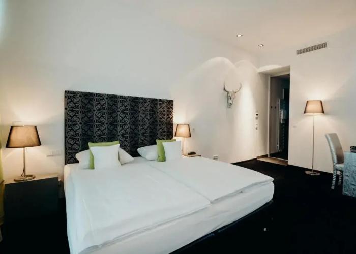 Hotel Crystal