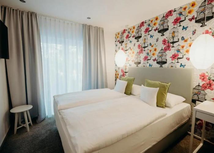 Hotel Crystal