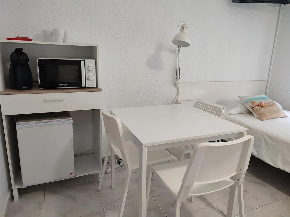 фото Hostal Lucy