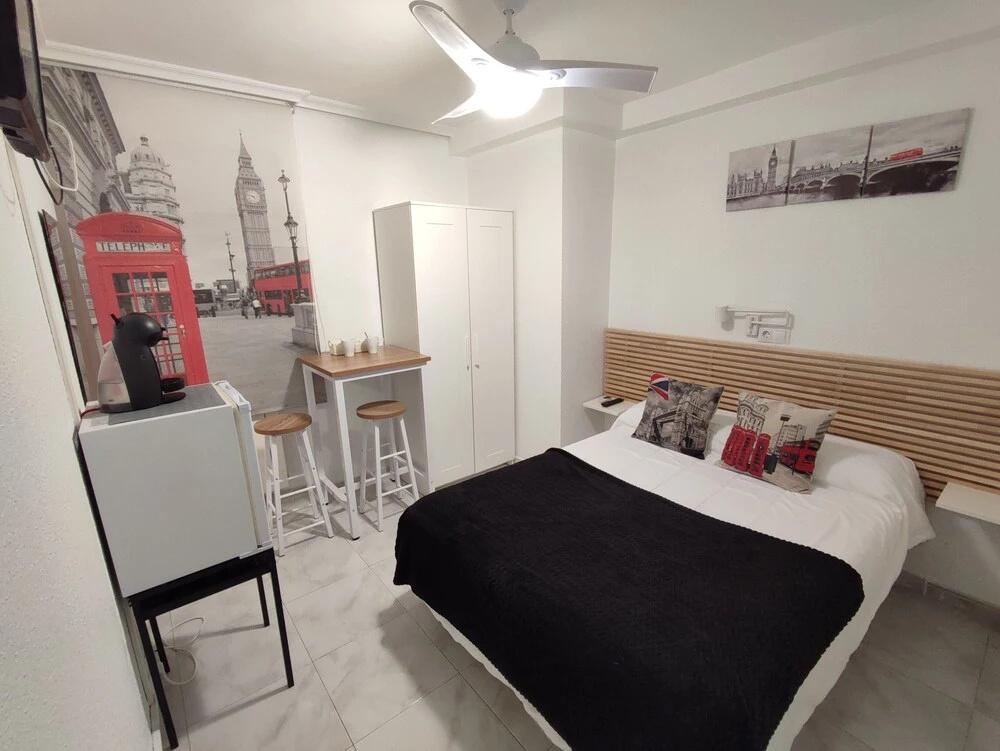 фото Hostal Lucy