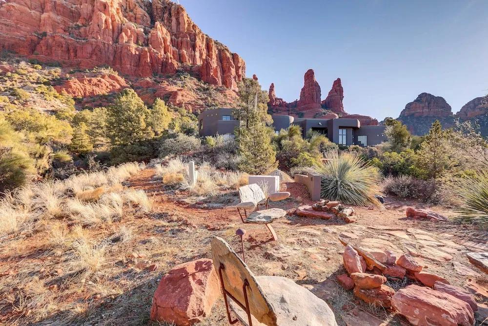 Amazing Views & On-site Hiking: Sedona Studio