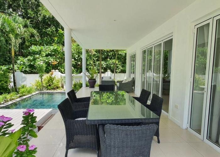 Blanc Villa