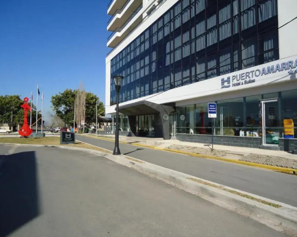 Hotel Puerto Amarras