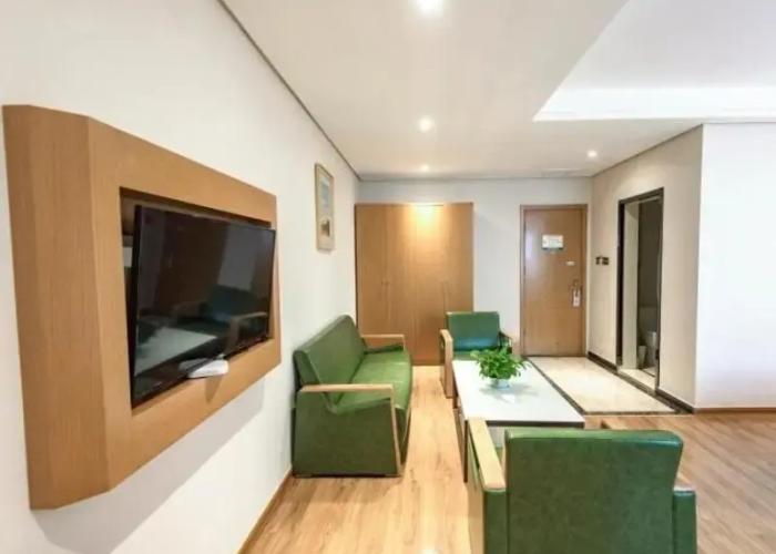 GreenTree Inn HePu Huanzhu South Road Transit Center Express Hotel
