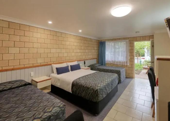 Jacaranda Country Motel