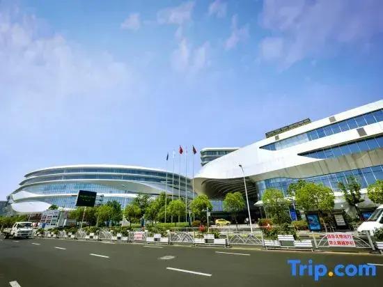 Yating Apartment (Shanghai National Convention and Exhibition Center Branch)