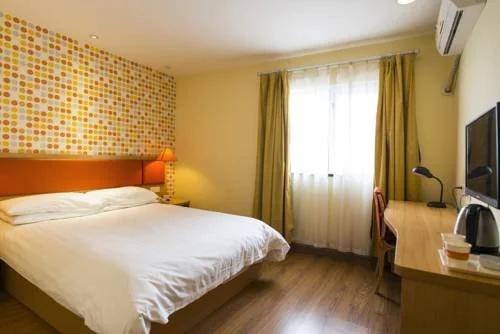 Home Inn(Shenyang Middle Street Forbidden City Zhang's Shuaifu Store)