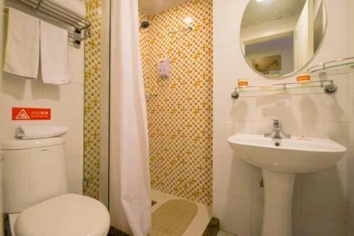 Home Inn(Shenyang Middle Street Forbidden City Zhang's Shuaifu Store)