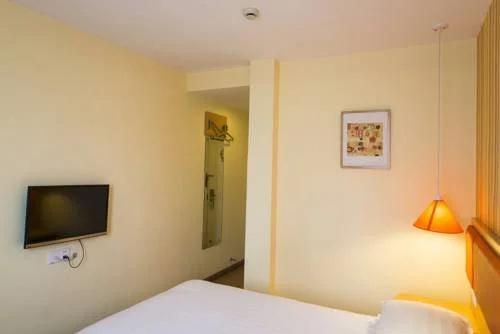 Home Inn(Shenyang Middle Street Forbidden City Zhang's Shuaifu Store)