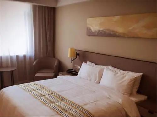 Home Inn Plus Shenyang Railway Station East Square