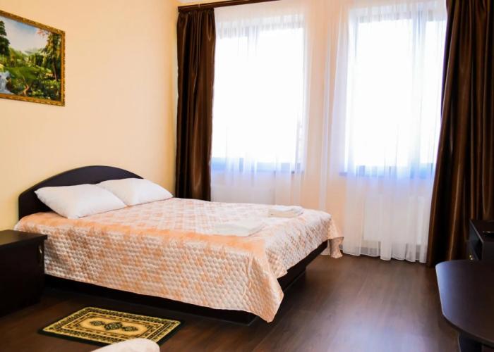 Yalos Hotel