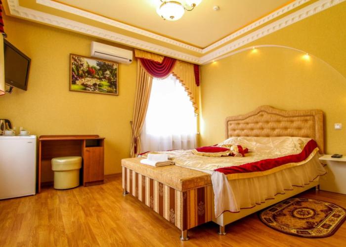 Lyuks Hotel