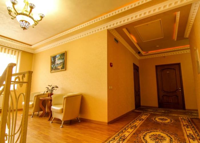 Lyuks Hotel
