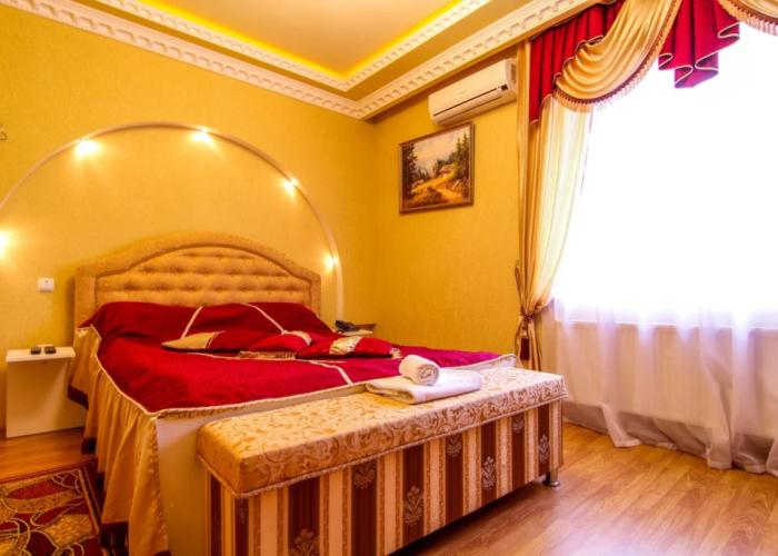 Lyuks Hotel