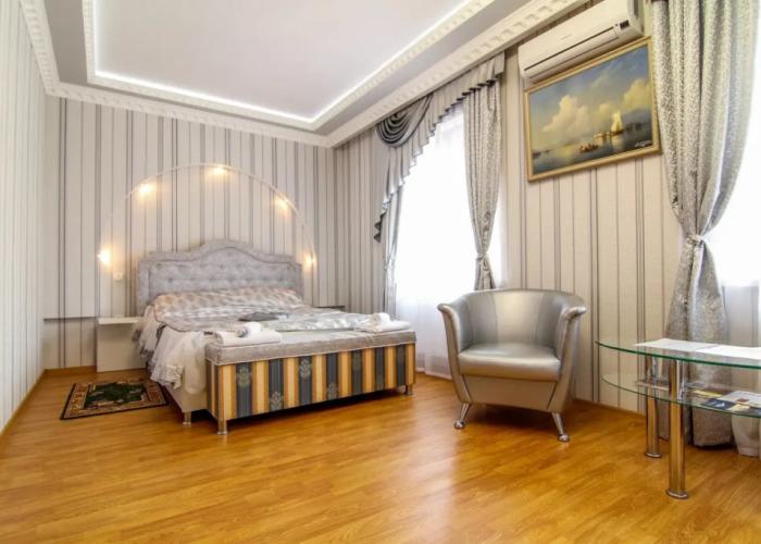 Lyuks Hotel