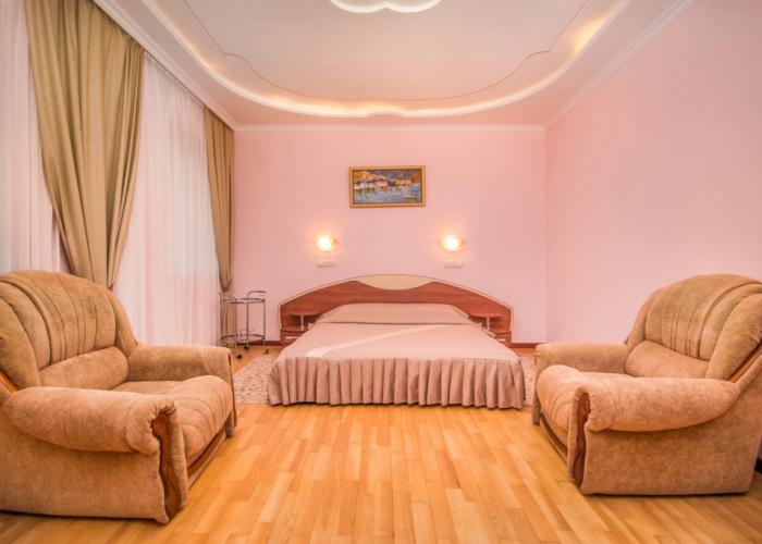 Viktoriya Hotel
