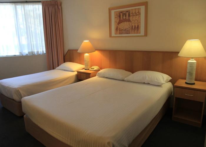 Charbonnier Motor Inn