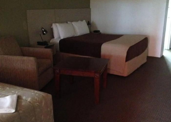 Francis Phillip Motor Inn