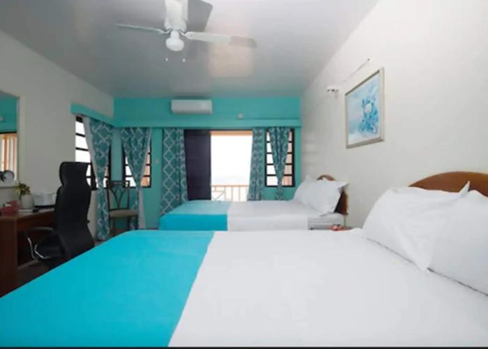Bird Rock Beach Hotel