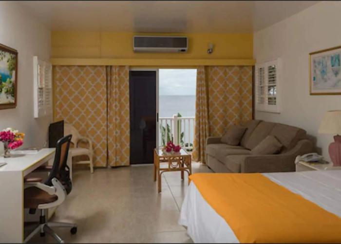 Bird Rock Beach Hotel