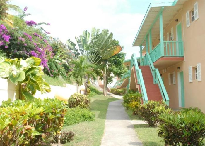 Bird Rock Beach Hotel