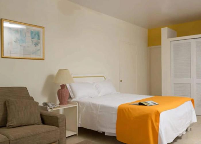 Bird Rock Beach Hotel