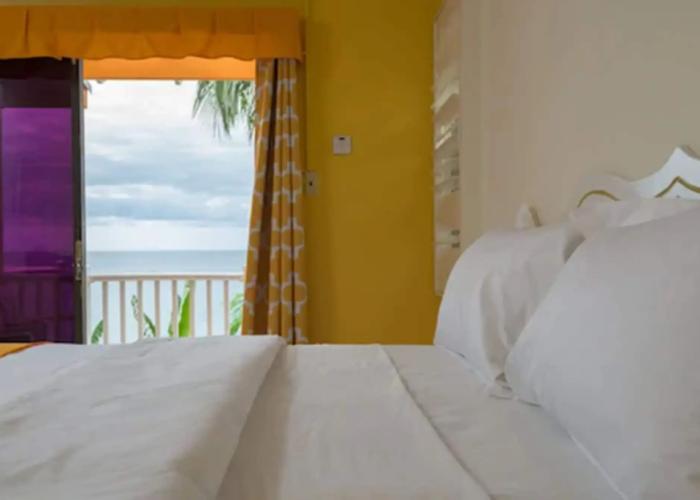 Bird Rock Beach Hotel