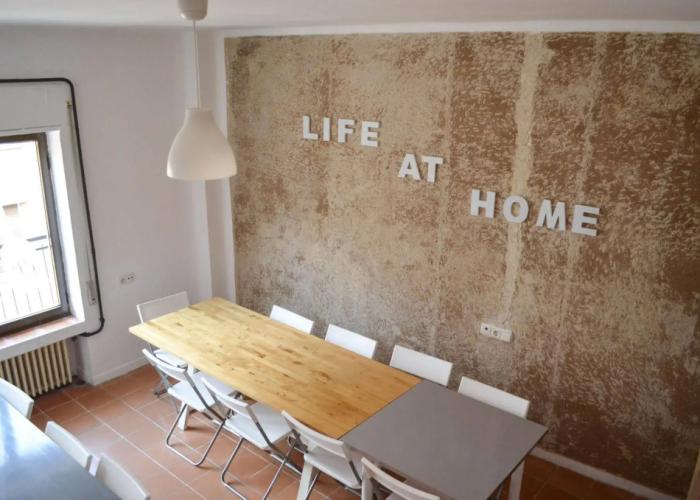 Roomin Hostel