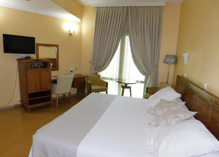 Le Cristal Hotel