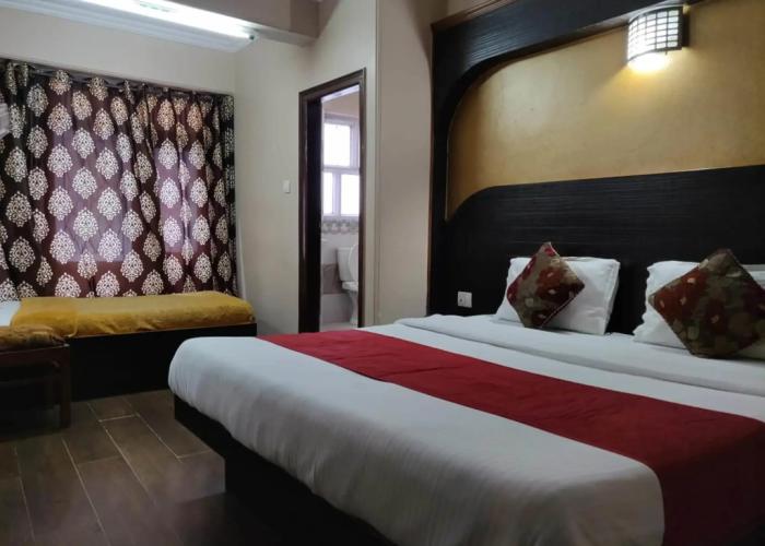 Hotel Sidharth Regency