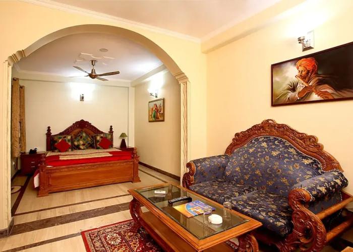 Hotel Sidharth Regency