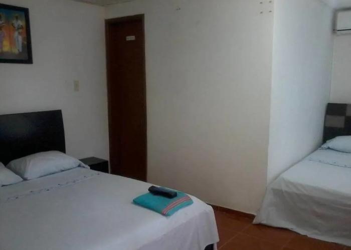 Hotel Media Luna santa marta