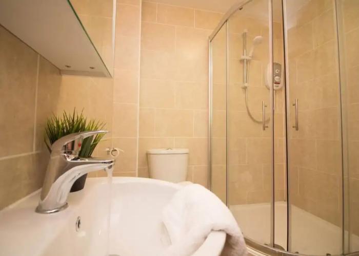 Stayzo Stylish Accommodation in Southampton 10