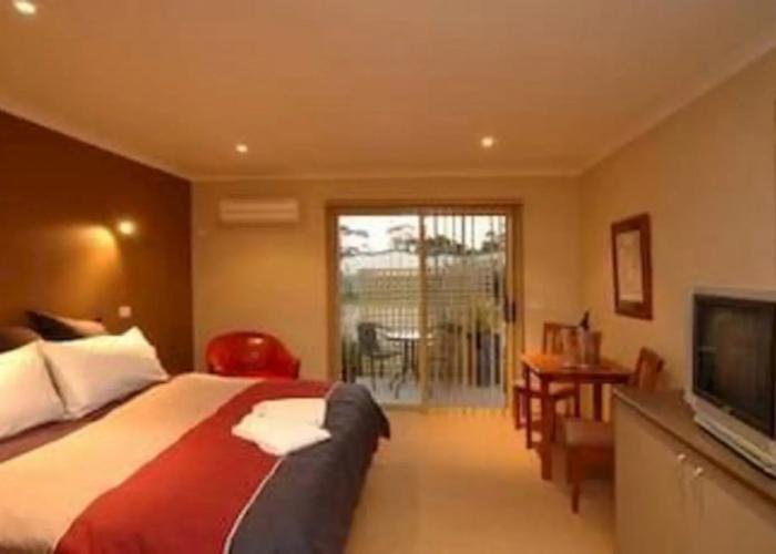 Motel Strahan