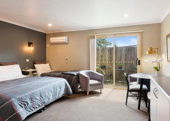 Motel Strahan