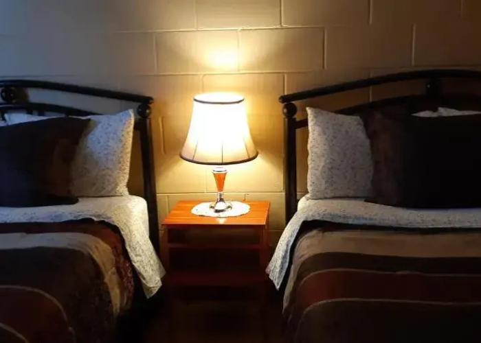 Pine Grove Motel
