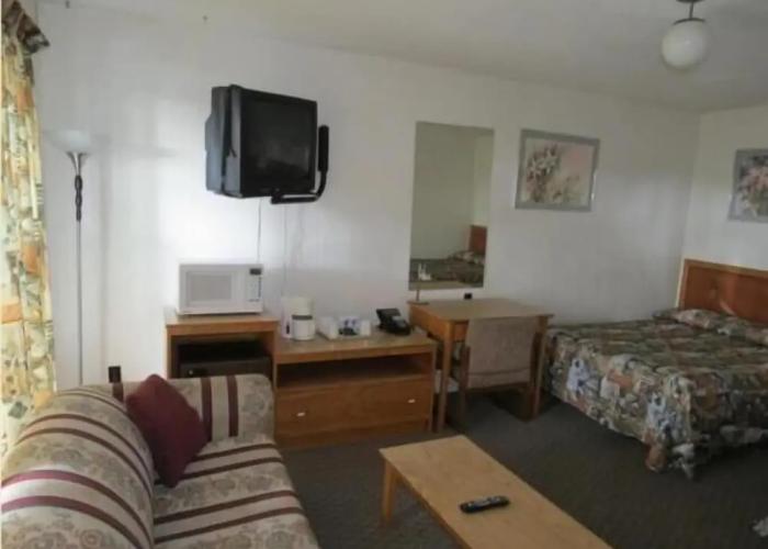 Skyline Motel