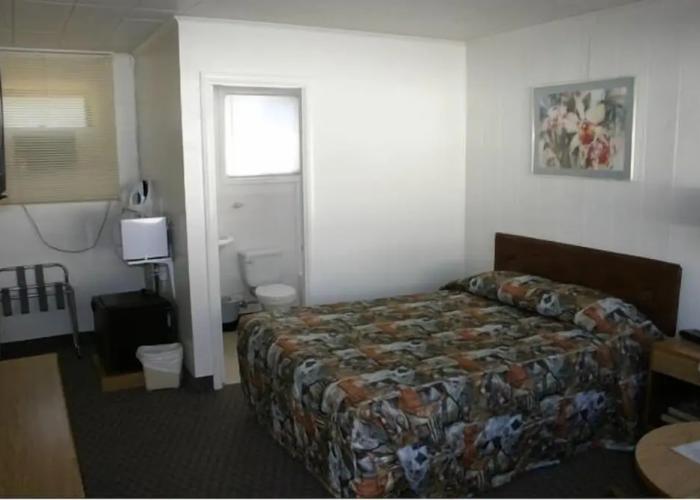 Skyline Motel