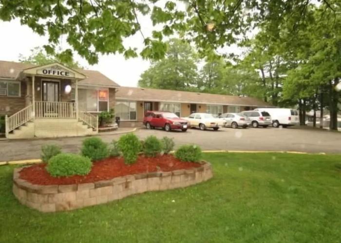 Skyline Motel