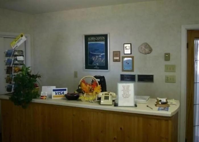 Skyline Motel