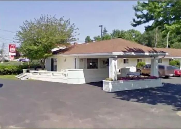 Satelite Motel