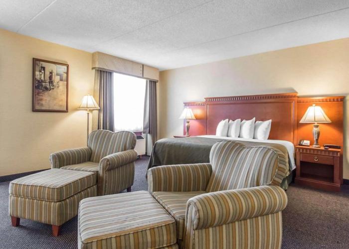Quality Inn & Suites Bay Front