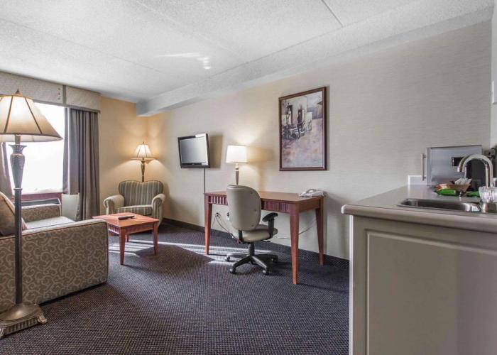 Quality Inn & Suites Bay Front