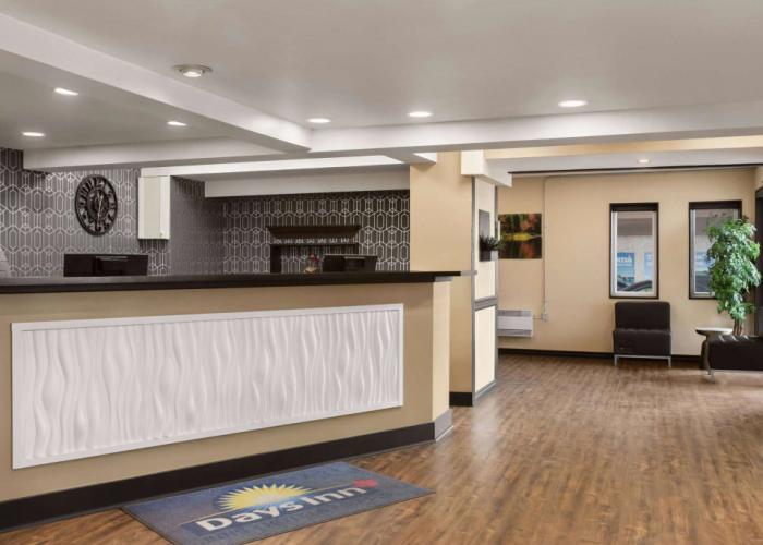 Days Inn & Suites by Wyndham Sault Ste. Marie ON