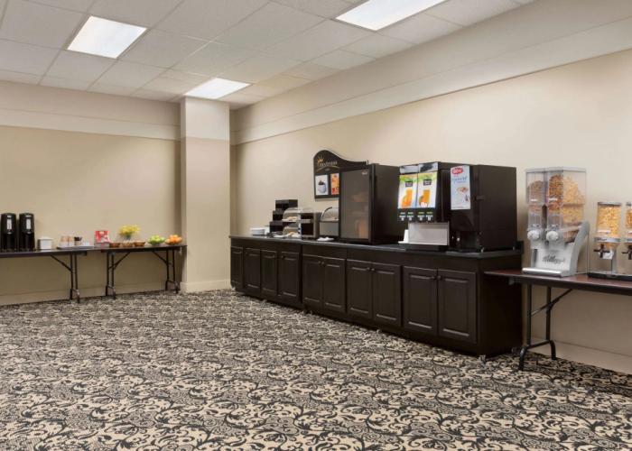 Days Inn & Suites by Wyndham Sault Ste. Marie ON
