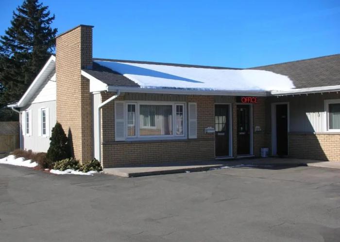 Adams Motel