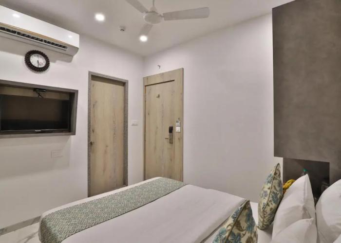7 Orbit Hotel Surat